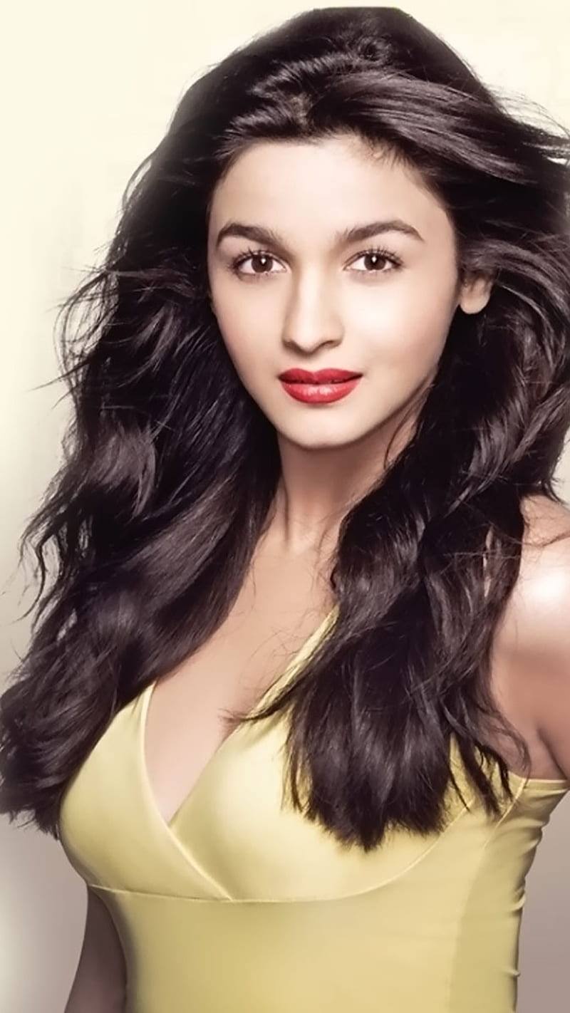 Alia Bhatt in Yellow , celebrity, bollywood, actress, indian, bonito, cute, alia bhatt, HD phone wallpaper
