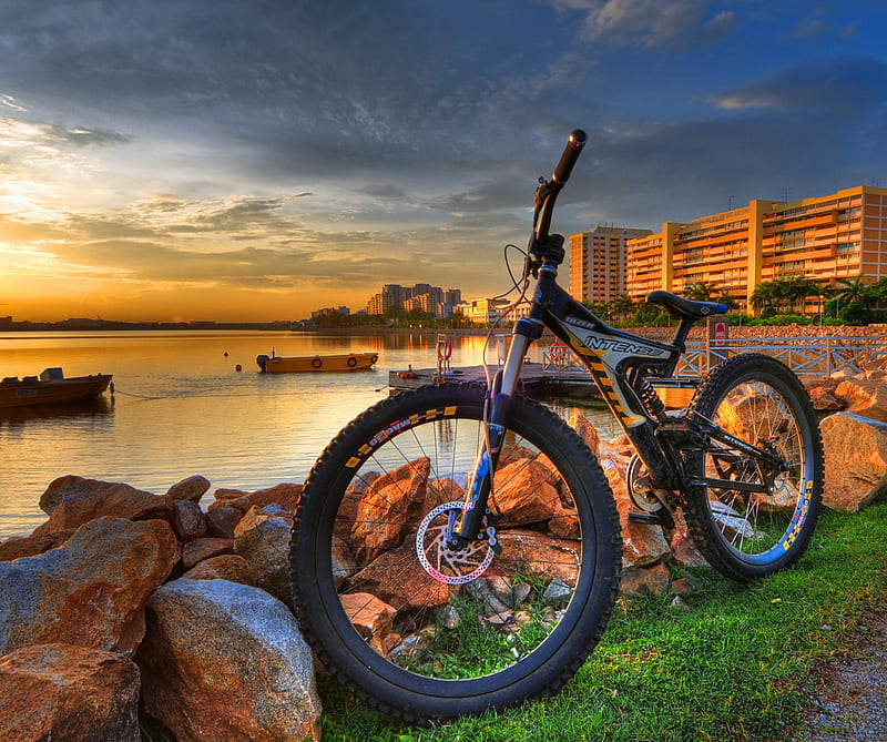 Bicycle, bike, boats, city, cityscape lake, landscape, sunset, town, HD wallpaper
