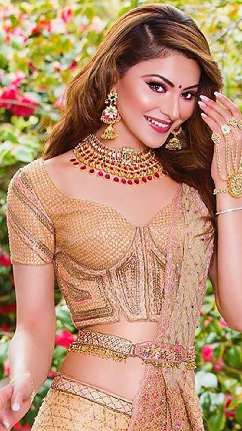 Urvashi Rautela in Golden Dress , woman, girl, indian, model, diva, celebrity, bollywood, indian actress, bonito, actress, hot, urvashi rautela, HD phone wallpaper