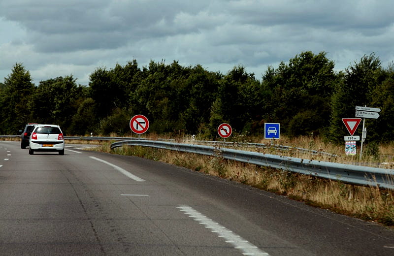 France Slippy And No right Turn, SLippy, Trees, carros, France, Turn, No RIght, Road, HD wallpaper