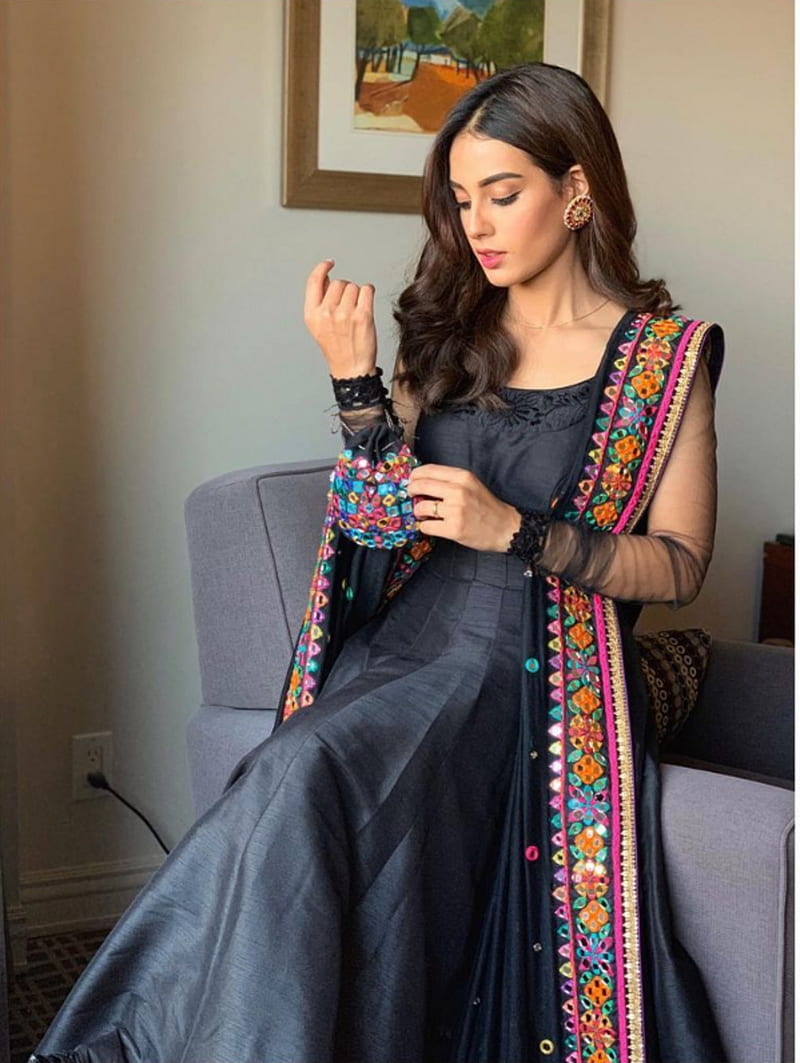 Iqra Aziz, haseeb, HD wallpaper | Peakpx