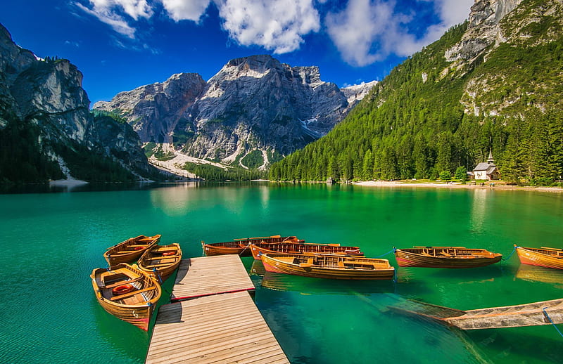 Lake Braies, mountain, boats, green, Italy, bonito, canoes, Braies, lake, serenity, HD wallpaper
