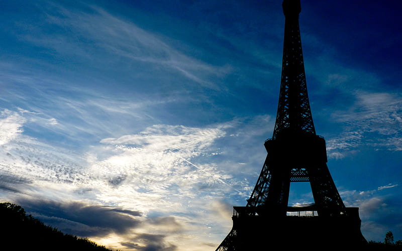 La Tour Eiffel, skies, architecture, monument, bonito, twilight, trees, blue, HD wallpaper
