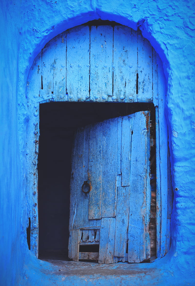 low light graphy of blue wooden door, HD phone wallpaper