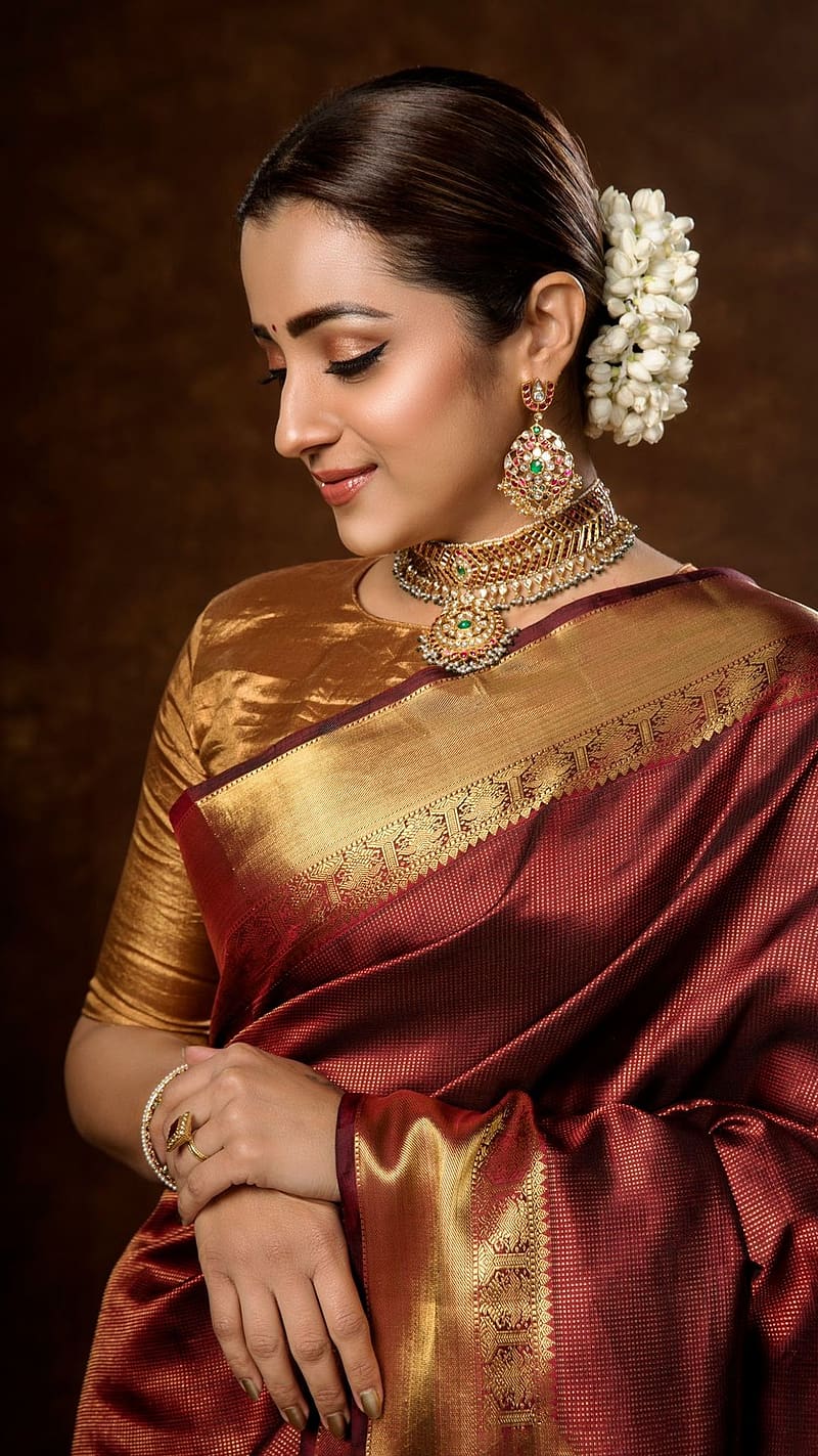 Trisha Krishnan, saree beauty, tamil actress, HD phone wallpaper