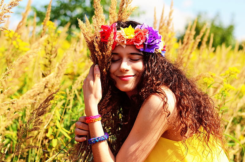Magic of Summer, girl, flowers, beauty, smile, field, flower wreath, HD wallpaper