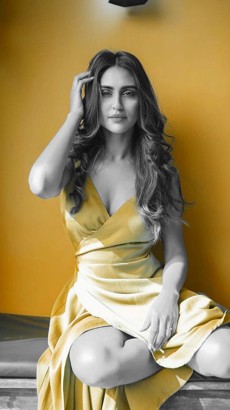 Yellow, actress, bonito, black and white, bollywood, girl, india, indian beauty, yellow dress, yellow wall, HD phone wallpaper