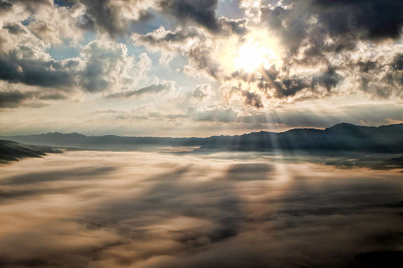 Sun Rays Through Clouds Mountains, sunrays, clouds, mountains, nature, HD wallpaper