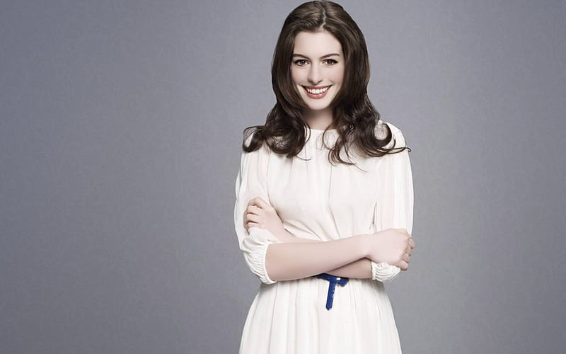 anne_hathaway in white, cool, smile, actress, makeup, HD wallpaper
