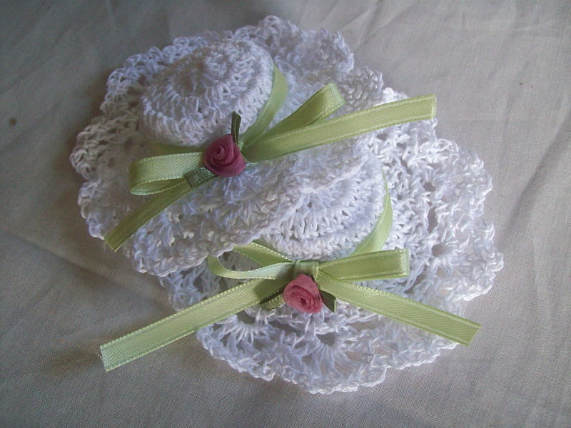 Crochet Lace, pretty, crochet, hats, lacey, rose, ribbon, green, flower, white, pink, HD wallpaper