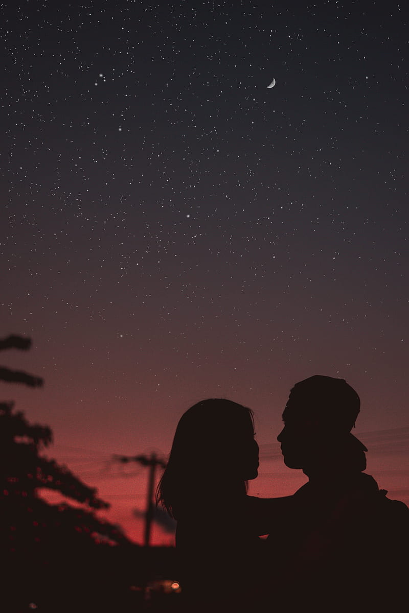 silhouette of woman hugging mna under starry night sky, HD phone wallpaper