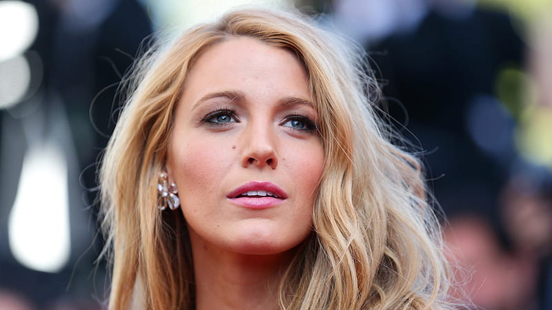 Blake Lively Is Looking Up With A Loose Hair In A Blur Background Celebrities, HD wallpaper