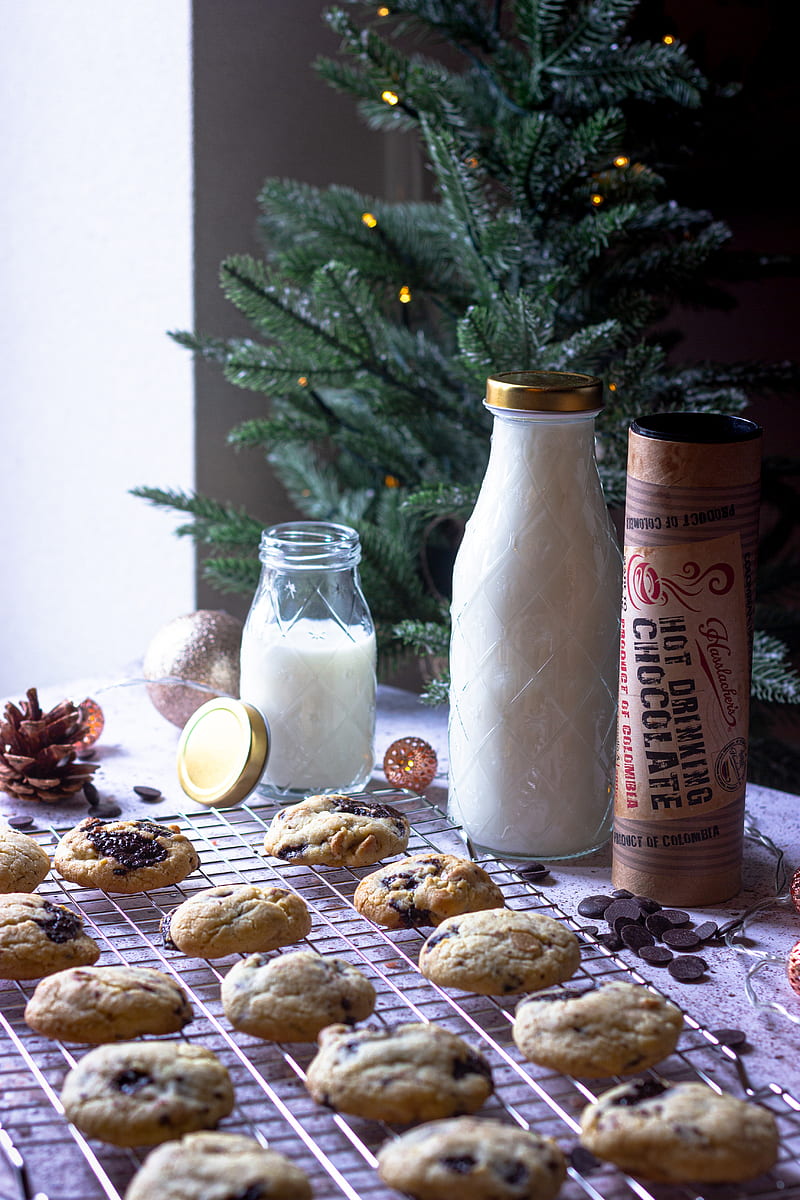 milk in clear glass jar beside cookies and cookies, HD phone wallpaper