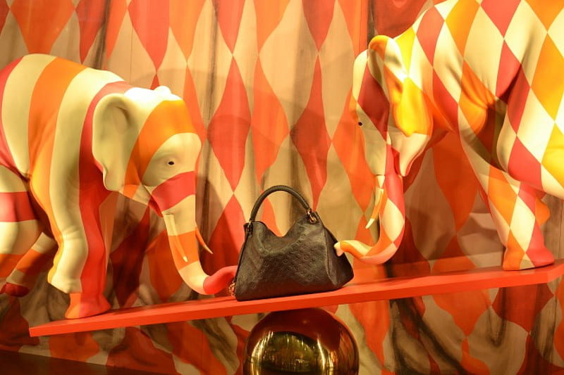 A window display in Bloomingdale's California, shop, elephants, graphy, colourful, HD wallpaper