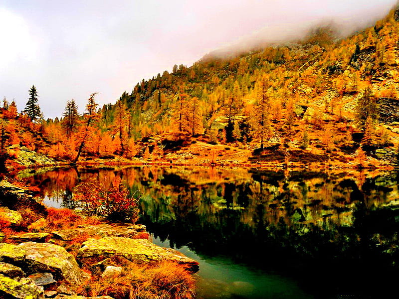 Misty mountain, fall, autumn, emerald, sky, lake, mirrored, mountain, green, nature, misty, reflection, HD wallpaper