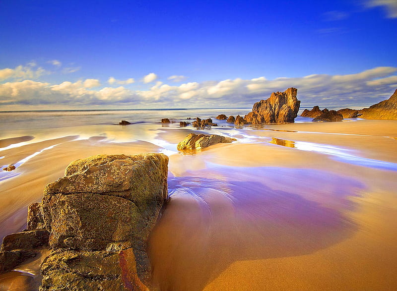 Bãi cát trắng muôn trái tim trải dài theo bờ biển. Hãy nhấn vào ảnh để được chiêm ngưỡng vẻ đẹp choáng ngợp của bãi cát tuyệt đẹp này.