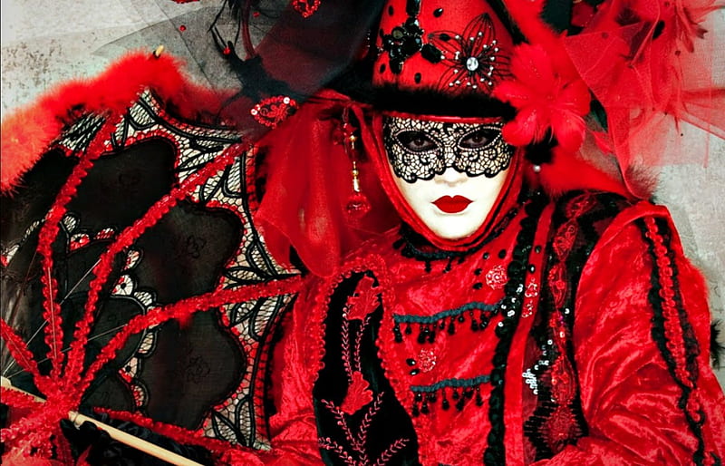 Venice Carnival, red, umbrella, black, venice, woman, hat, carnival, feather, white, mask, HD wallpaper