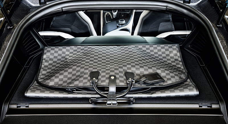 Louis Vuitton designs luggage set for BMW i8