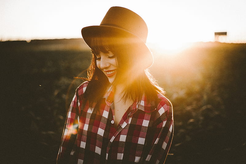 woman in white and red checkered dress shirt, HD wallpaper