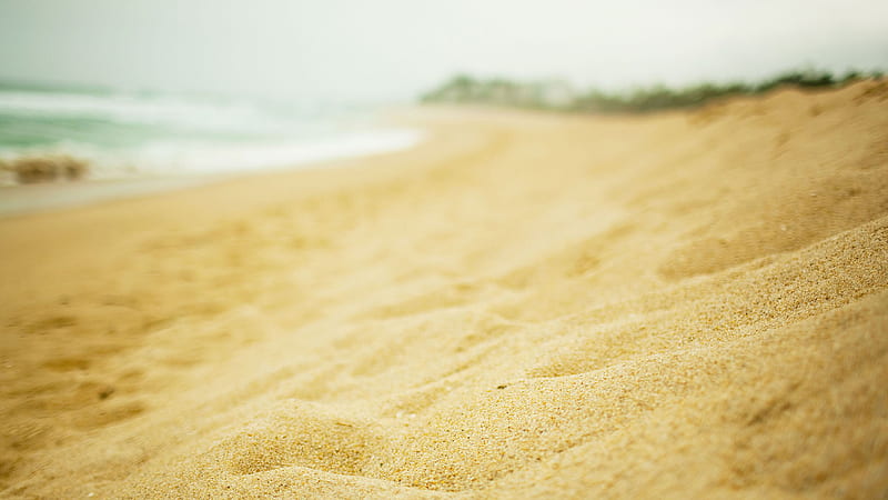 Light Brown Beach Sand In Blur Ocean Background Sand, HD wallpaper