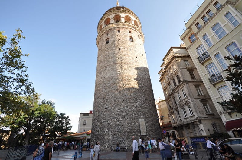 The Galata Tower - İstanbul, central street, relax, centre, Galata kulesi, Turkey, stones, medieval, Istanbul, history, HD wallpaper