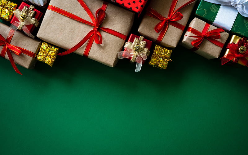 Christmas gifts, green background, Happy New Year, Christmas frame, red silk bows, Merry Christmas, HD wallpaper