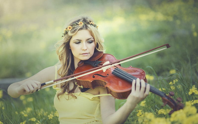 Violin Girl, playing, outside, violin, music, blonde, bonito, hair, instrument, girl, flowers, beauty, nature, HD wallpaper