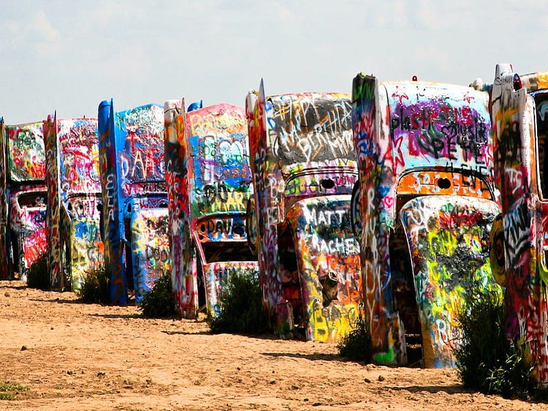 Cadillac Ranch - Texas, USA, museum, art, paint, wreckage, recycle, strange, graffiti, carros, texas, quirky, HD wallpaper