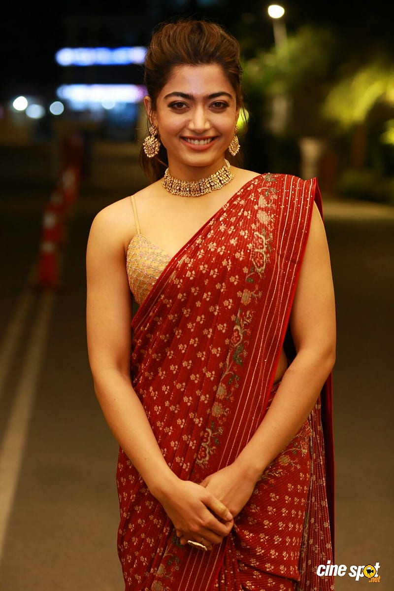 Rashmika mandanna looking so sexy even in sarees : r/IndianActressHub
