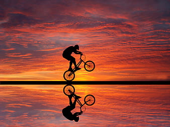 Pin de Mcd em BMX Wallpaper  Grau de bike, Desenhos preto e branco, Preto  e branco