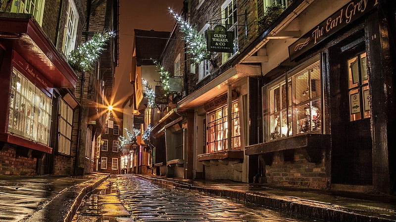 back street in london during holidays, holidays, cobblestones, rain, street, lights, stores, night, HD wallpaper