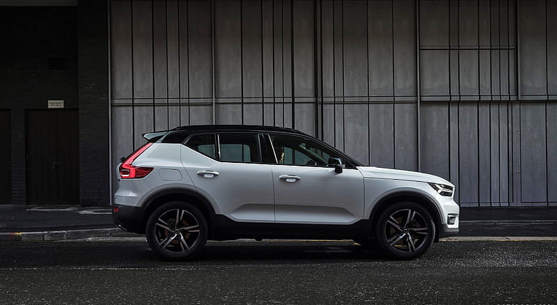2020 Volvo XC40 T5 Twin Engine Hybrid (Color: Crystal White Pearl - HD wallpaper | Peakpx