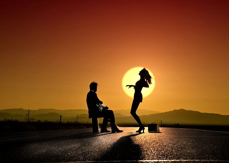 COUPLE ON ROAD, travel, waiting, luggages, dance, sunset, flirt, couple, HD wallpaper