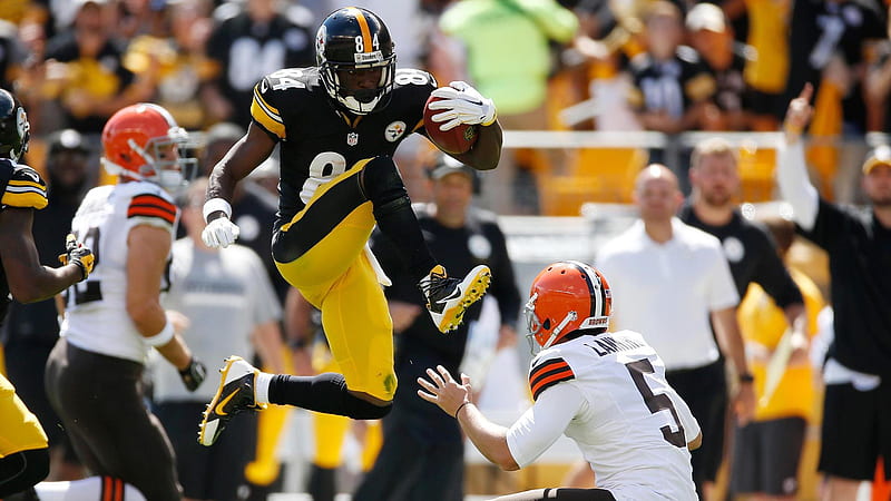Cleveland Browns American Football Antonio Brown Jumping With Ball Cleveland Browns, HD wallpaper