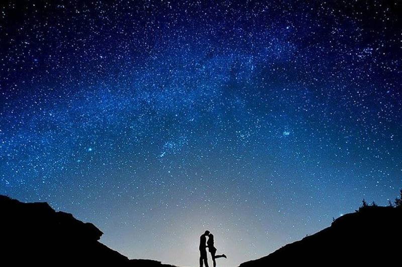Download Anime Couple Kiss Under Starry Night Sky Wallpaper