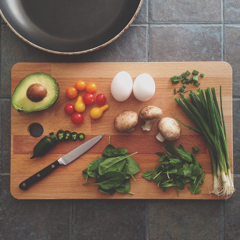 avocado, tomatoes, eggs, mushrooms, spring onions, and leaves, HD phone wallpaper