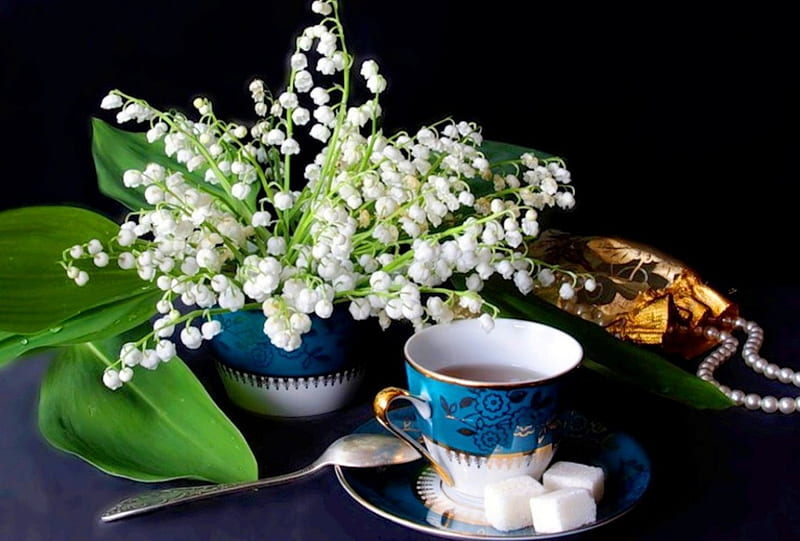 Discreet smell of lily of the valley, lily of the valley, sugar, vase, abstract, small, tea, still life, graphy, smell, cup, flowers, nature, discreet, porcelain, HD wallpaper