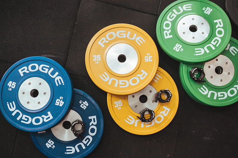 three pairs of assorted-color Rogue bumper plates, HD wallpaper