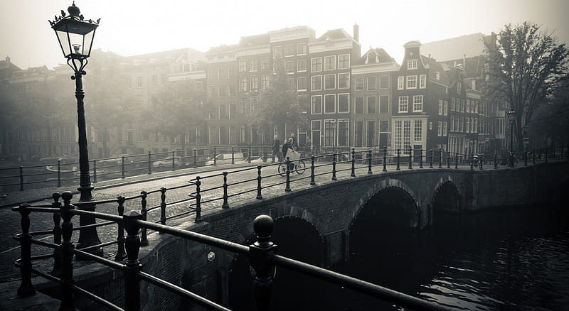 Misty Amsterdam, streetlamp, city, amsterdam, bridge, river, misty, HD wallpaper