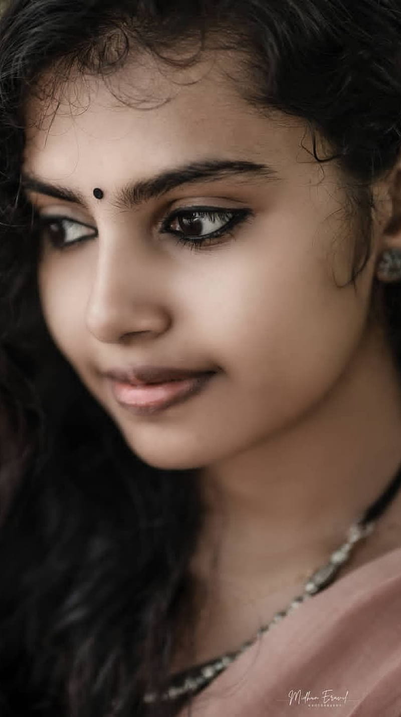 Amrutha Santosh , mallu actress, cute, closeup, south indian, HD phone wallpaper
