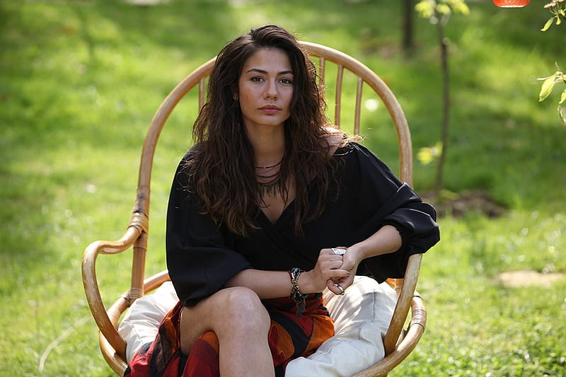 Erkenci Kus (2019), erkenci kus, demet ozdemir, actress, girl, sanem, tv series, turkish, woman, HD wallpaper