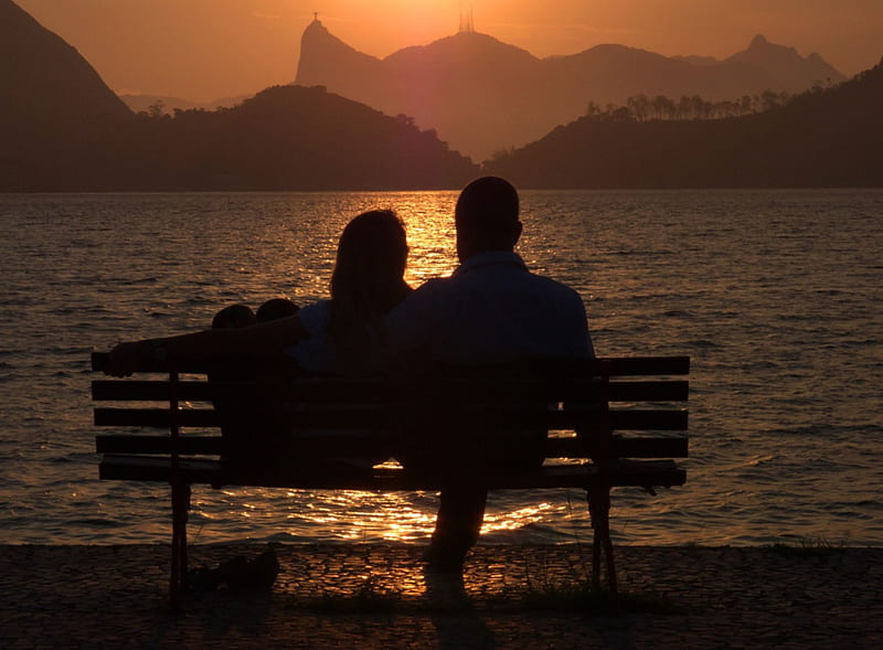 Your loving companionship, beach, mountains, siempre, sunset, loving, couple, sea, HD wallpaper