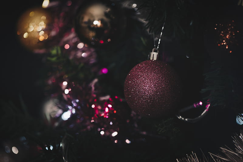 baubles hung on Christmas tree, HD wallpaper