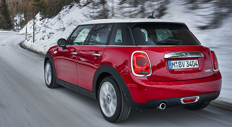 2018 MINI Cooper 5-Door with 7-Speed Steptronic Double-Clutch Transmission - Rear Three-Quarter , car, HD wallpaper
