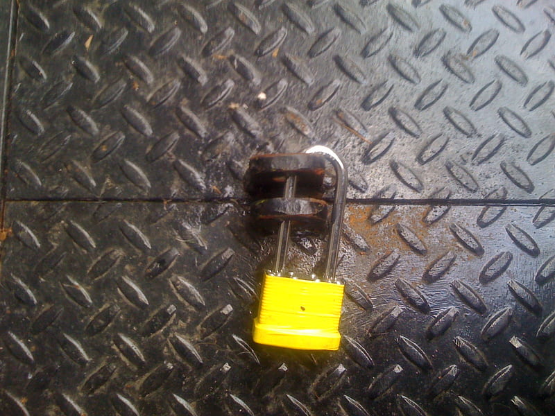 Padlock 2 , yelow, gate, metal, lock, black, safe, padlock, door, HD wallpaper