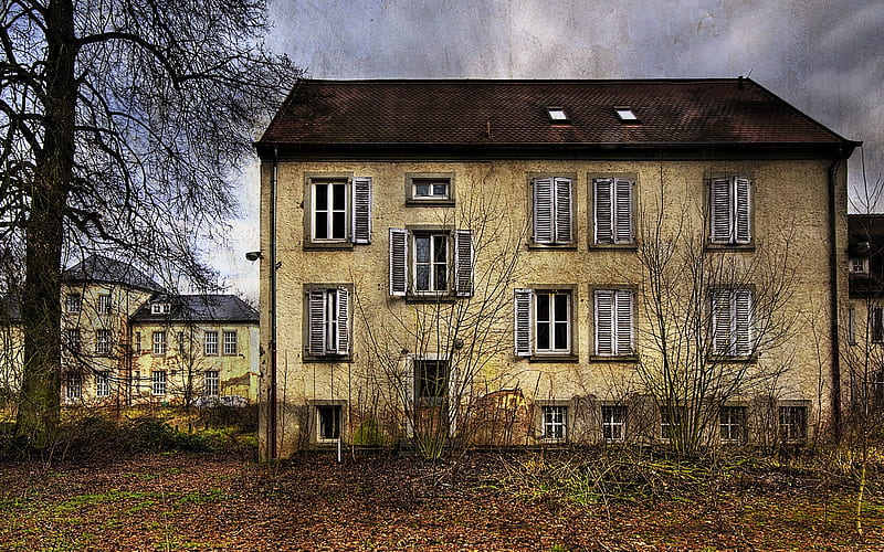 Decayed Old Hospital - The Forgetten Beauty of Urban Ruins, HD wallpaper