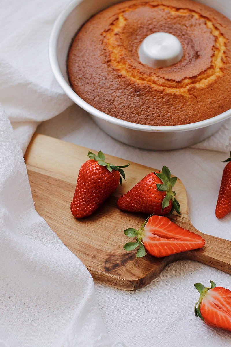 strawberries, berries, muffin, pastries, dessert, HD phone wallpaper