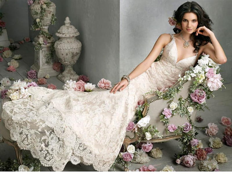Gorgeous Bride, dress, bride, roses, woman, lounge, beauty, white, vera wang, gorgeous, HD wallpaper