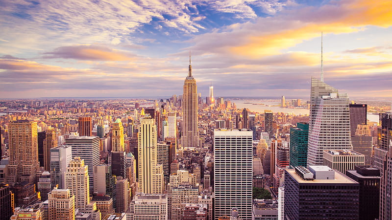Các toà nhà cao tầng: Nếu bạn muốn trải nghiệm kiến trúc đẳng cấp nhất, hãy thăm New York với các toà nhà cao tầng đặc trưng như Empire State Building và One World Trade Center. Từ đây, bạn có thể ngắm nhìn đường phố đông đúc của thành phố và thưởng thức tầm nhìn tuyệt đẹp từ trên cao.
