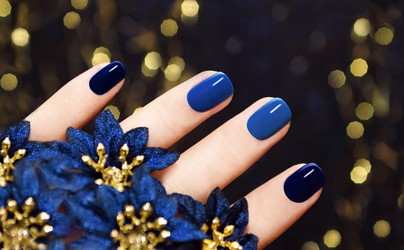 Blue Fingers, close up, manicure, background, flowers, nails, fingers, blue, HD wallpaper